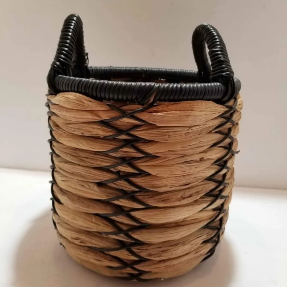 Better Homes And Gardens Black and Tan Woven Planter - Picture 2 of 6